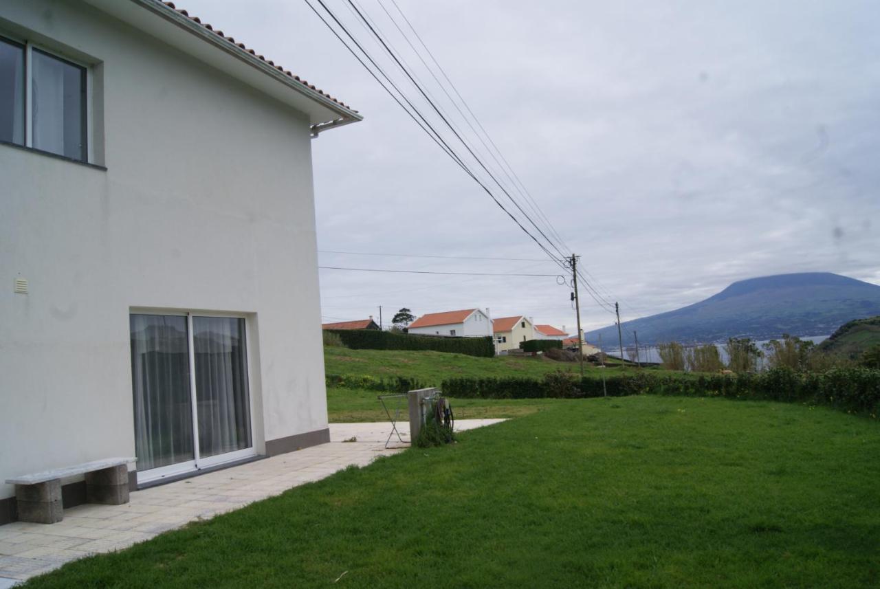 Apartamentos Praia Do Almoxarife Horta  Exterior photo